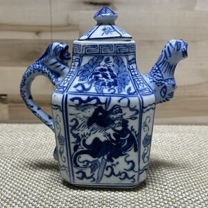 Vintage Chinese Blue & White Porcelain Teapot Dragon Foo Dog Motif-Qianlong Mark